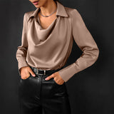 Lisa | Blouse satinée col en V pour femme